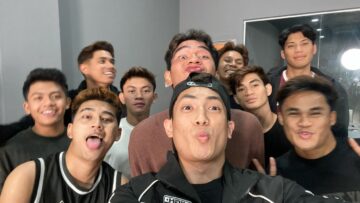 NAZRUL SUAP MAKANAN DEKAT AYRA!!!!